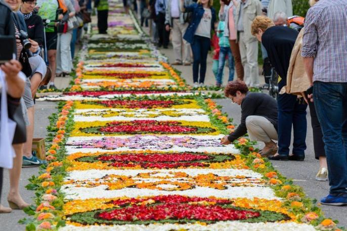 Kwietne dywany w Spycimierzu wpisane na Krajową Listę Niematerialnego Dziedzictwa Kulturowego