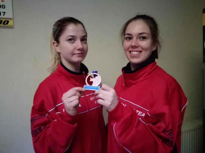 JEDEN MEDAL DWIE MEDALISTKI