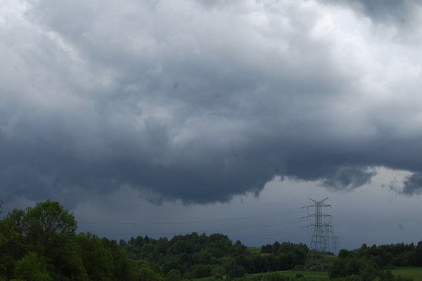 KOMUNIKAT OSTRZEGAWCZY BURZE !