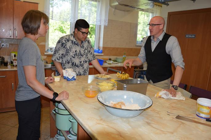 Koło Gospodyń i amerykański kucharz