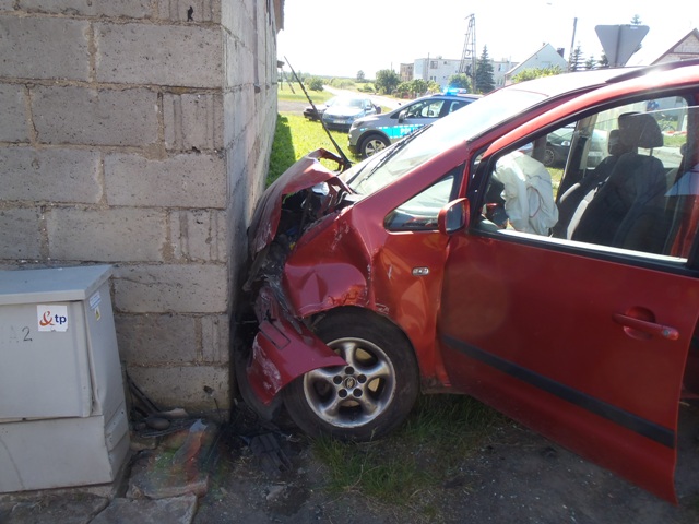 Różanna – wypadek dwóch samochodów