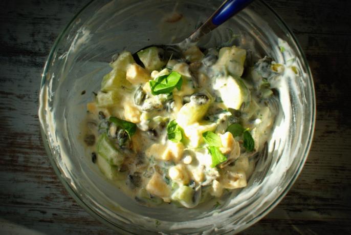 Przedwojenna kuchnia konińska – Sałatka wiosenna