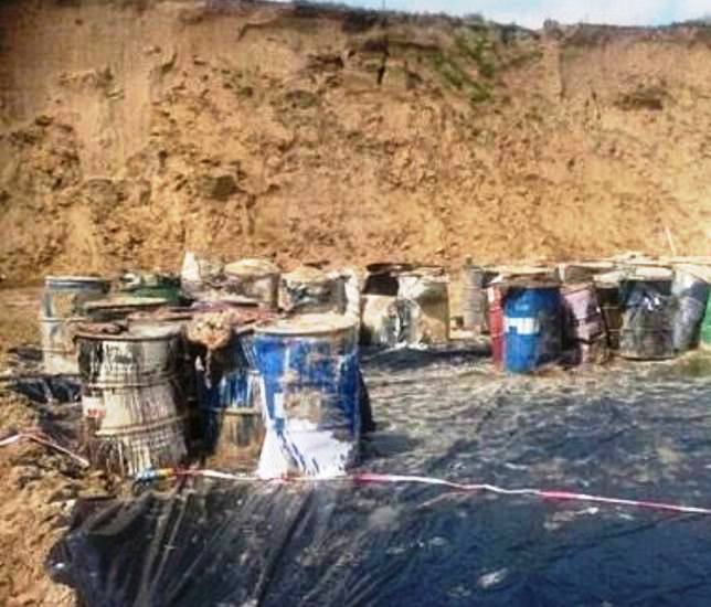 Część beczek z toksynami pozostała