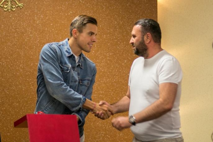 Strzelec bramki z Japonią w rodzinnych stronach. Jan Bednarek przyjechał do Kleczewa.