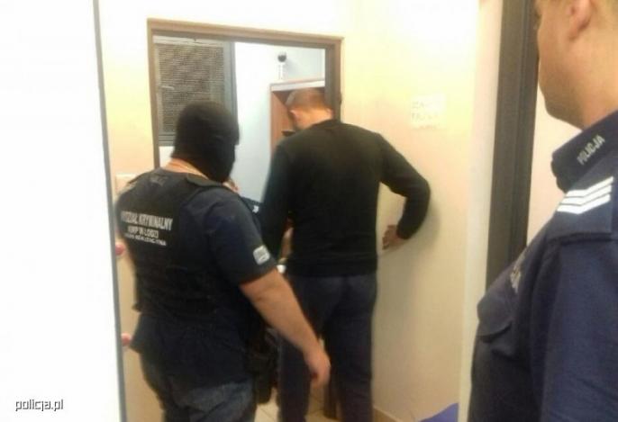 Poszukiwany listem gończym zatrzymany z narkotykami