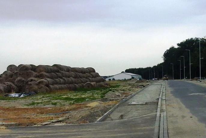 Foto – pstryk – W oczekiwaniu na inwestora