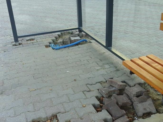 Foto – pstryk  – Ławeczka