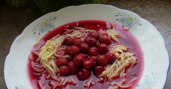 Przedwojenna kuchnia konińska – Zupa wiśniowa