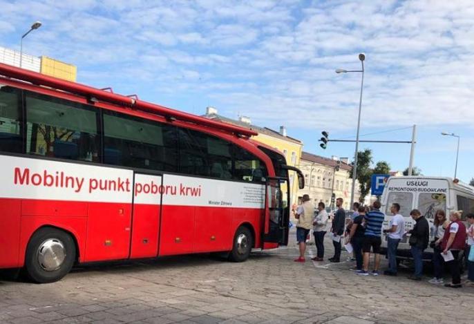 Honorowo oddawali krew