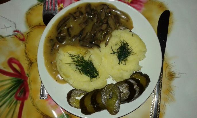 Przedwojenna kuchnia konińska – Gulasz z cynaderek