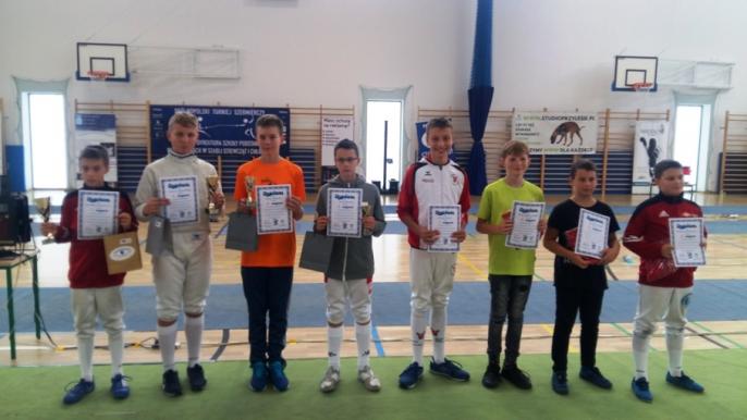 Występ młodych szermierzy w Kamionkach