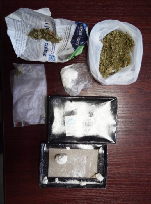 Wpadł z narkotykami podczas kontroli drogowej