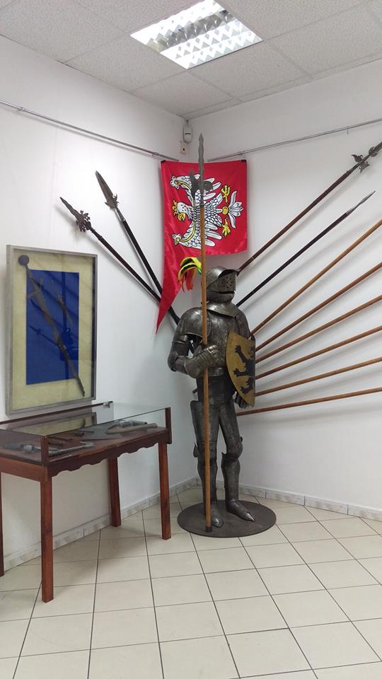 Broń i barwa – nowa wystawa w Muzeum Technik Ceramicznych