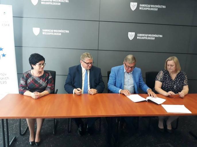 Dwie umowy w jeden dzień