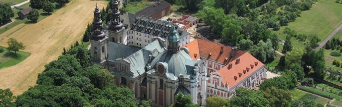 Nasze gminy z lotu ptaka – Klasztor w Lądzie