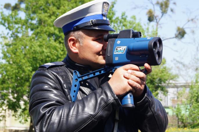 Pijany kierował autem przekraczając dozwolone prędkości