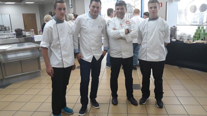 Finaliści ogólnopolskiego konkursu kulinarnego z ZSEU w Żychlinie