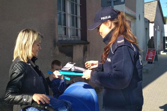 Policjantki rozmawiały z mieszkańcami