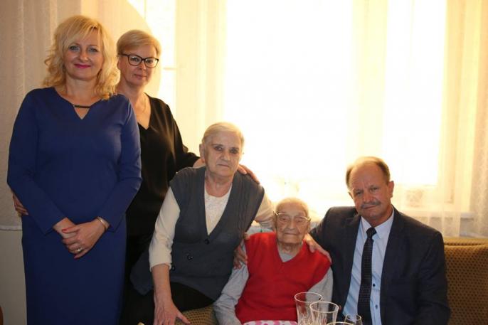 102 lata – urodziła się podczas I Wojny Światowej !