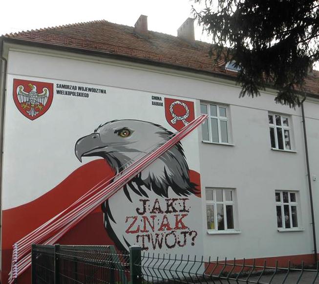 Patriotyczny mural w Babiaku