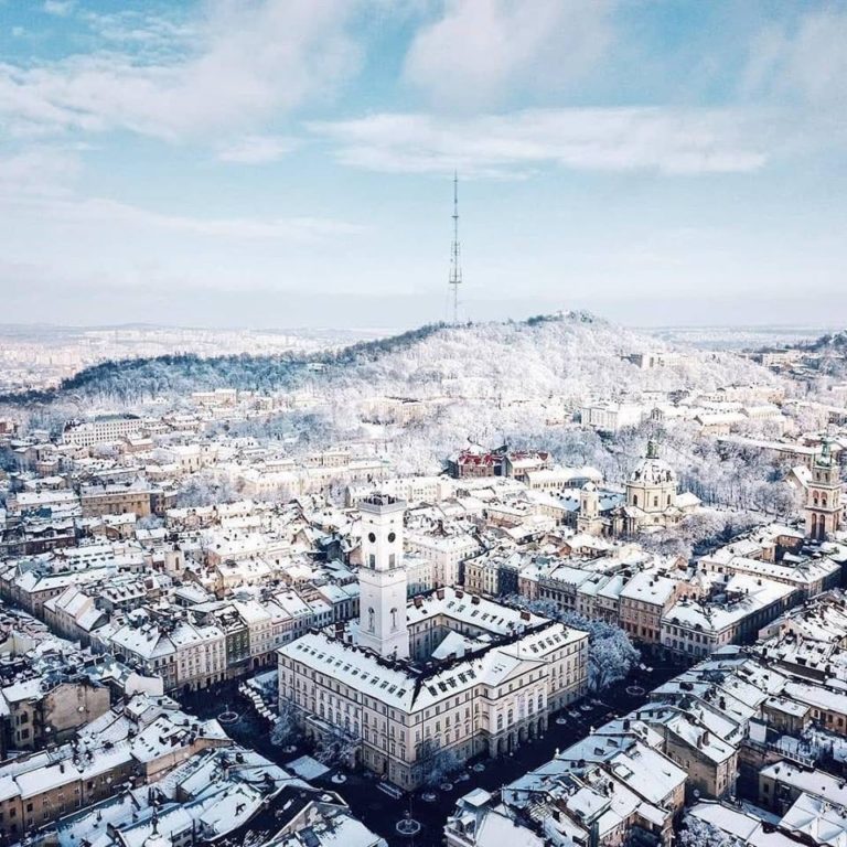 Foto – pstryk … – A Lwów już pod śniegiem…