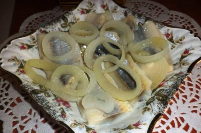 Przedwojenna kuchnia konińska – Śledź marynowany