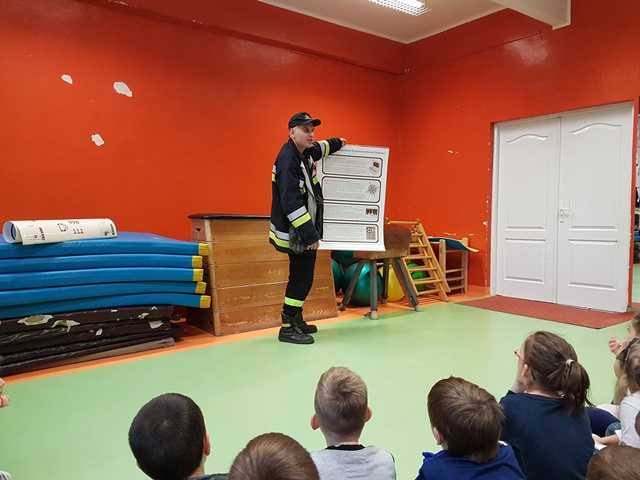 Strażackie kalendarze dla szkół podstawowych