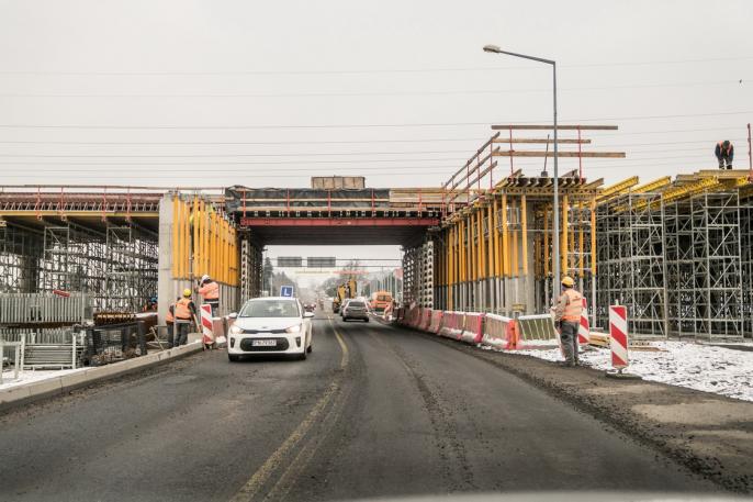 W obie strony pod przyszłym wiaduktem