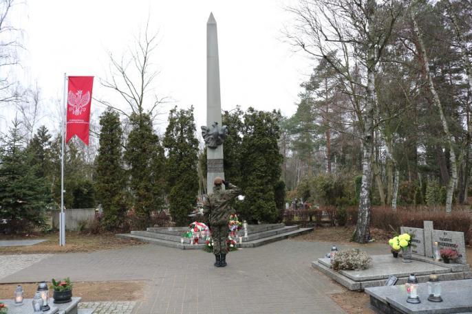 Wielkopolscy terytorialsi dbają o powstańcze mogiły