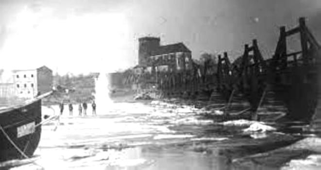 Zima w Pyzdrach – Obrona mostu przed krą