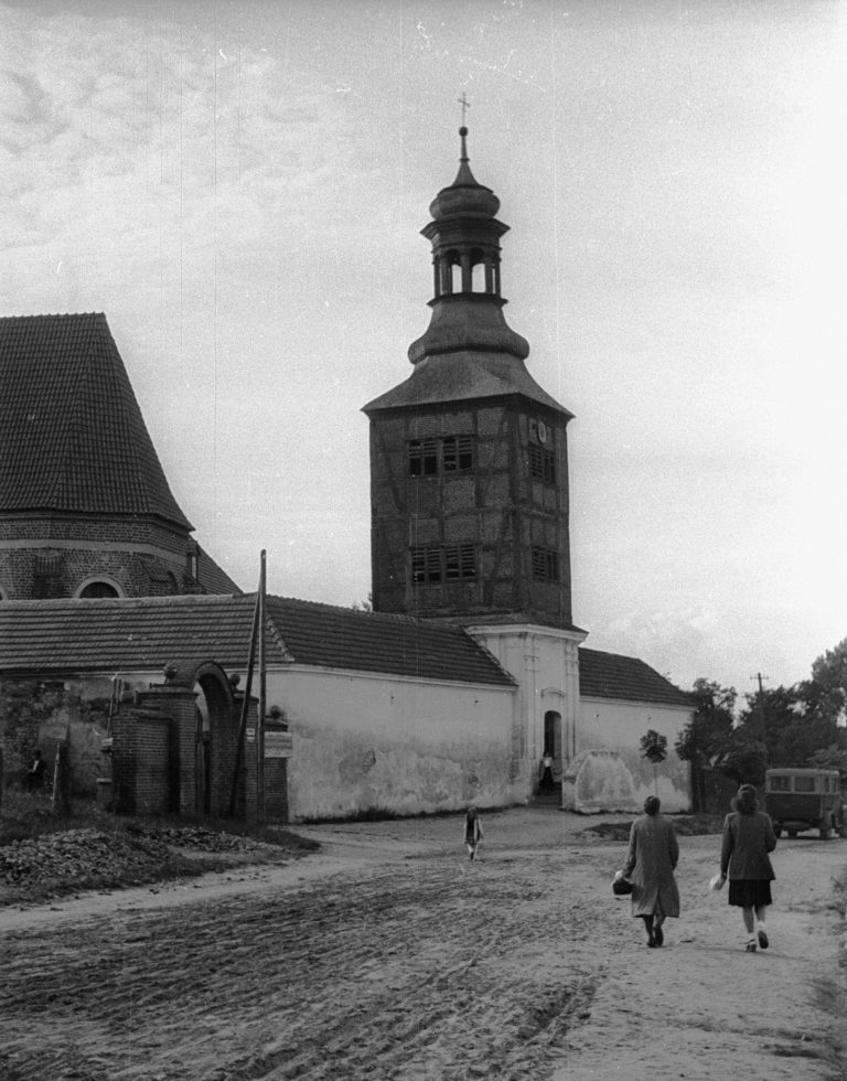 Dawno temu w Kazimierzu Biskupim – Klasztor