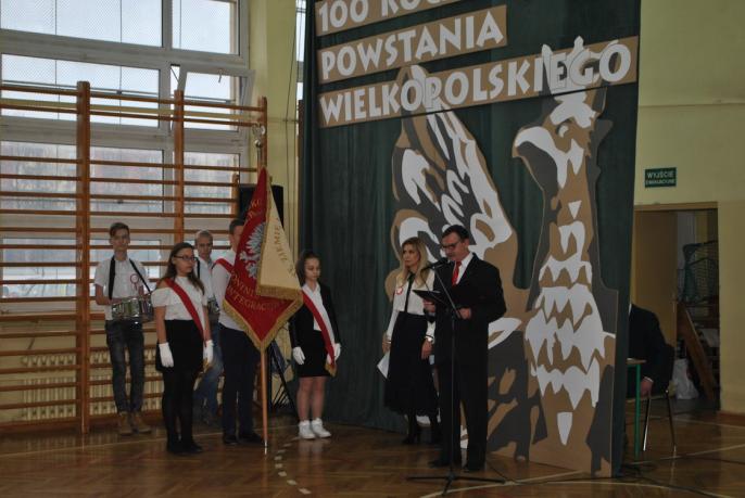 Szkoła Podstawowa nr 8 uroczyście obchodziła święto patrona – Powstańców Wielkopolskich.