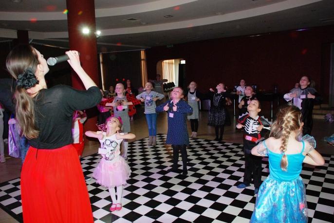 Dzieciaki w Centrum szalały na karnawałowej imprezie