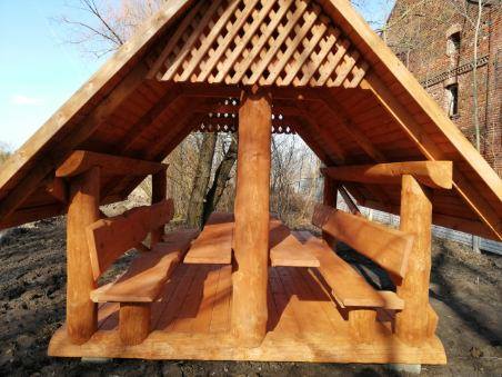 Kolejna wiata stanęła w Wiecininie.