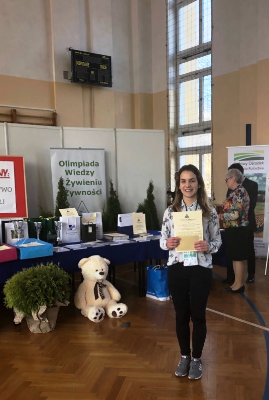 Agata Wieczorkiewicz z ZSEU z Żychlina finalistką XXIII Olimpiady o Żywności i Żywieniu