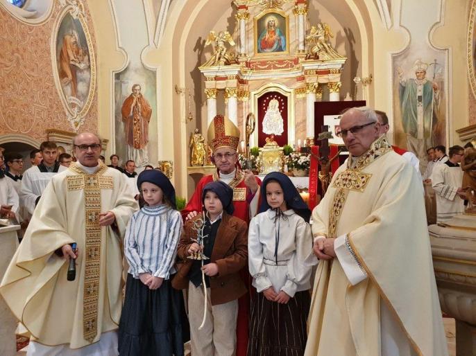 Wprowadzenie relikwii Dzieci Fatimskich