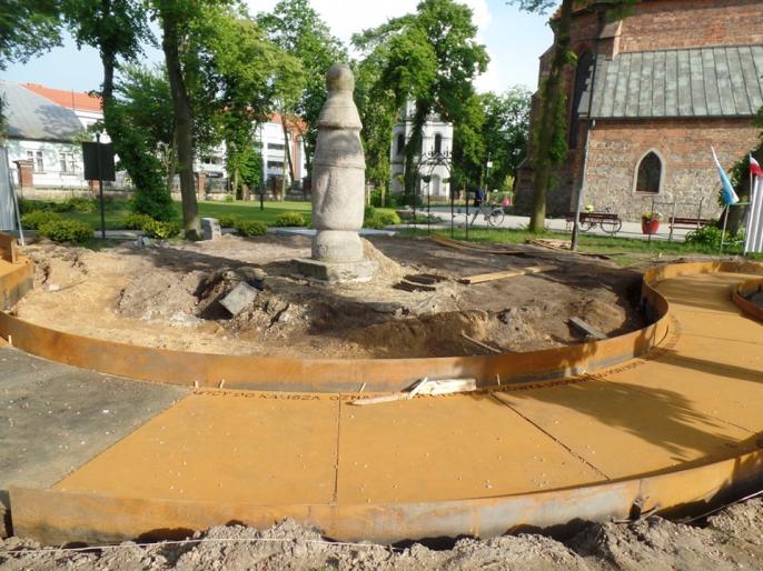 Foto – pstryk – Trwają prace …