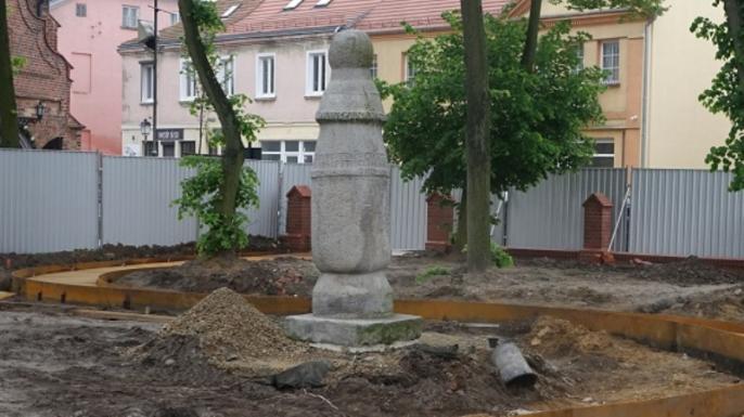 Czytelnicy piszą – Słup Milowy bez nadzoru konserwatorskiego ?