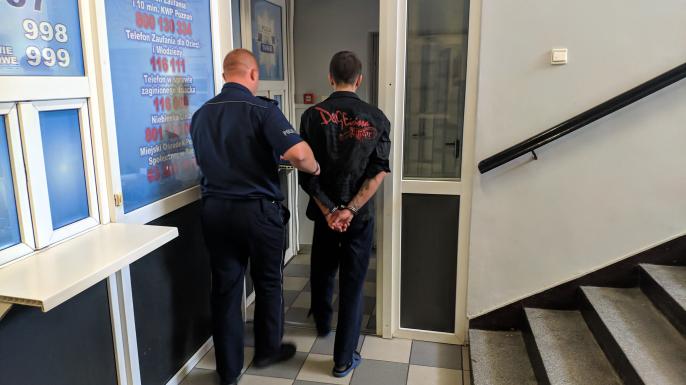 Policjanci zatrzymali mężczyznę, który  kradł w sklepach w Turku