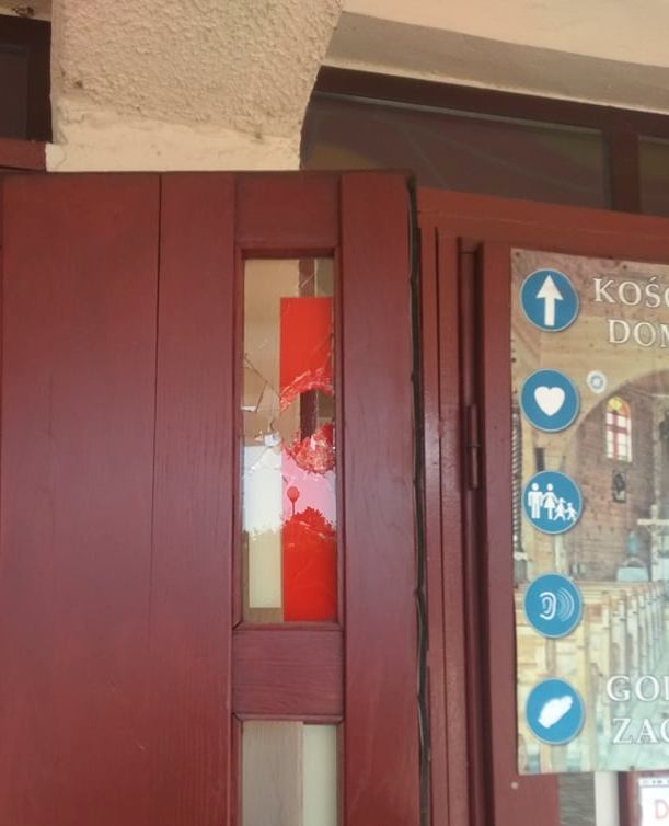 Barbarzyński atak na Kościół Świętego Maksymiliana w Koninie