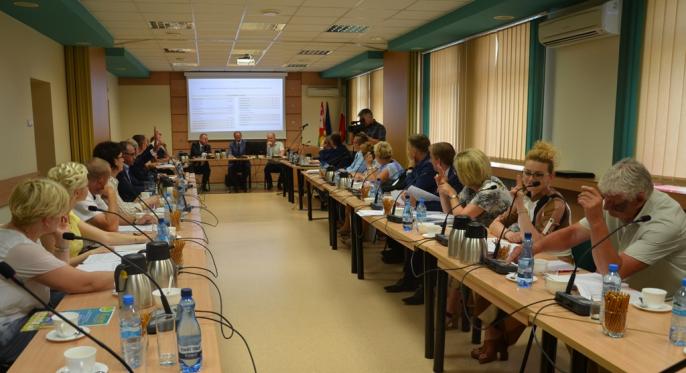 Zarząd Powiatu Konińskiego z wotum zaufania i absolutorium.