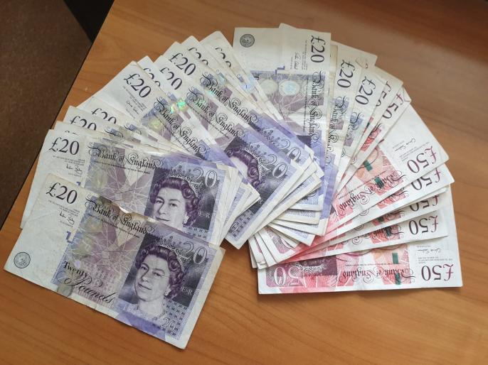 Policjanci odzyskali przywłaszczone 1000 funtów brytyjskich