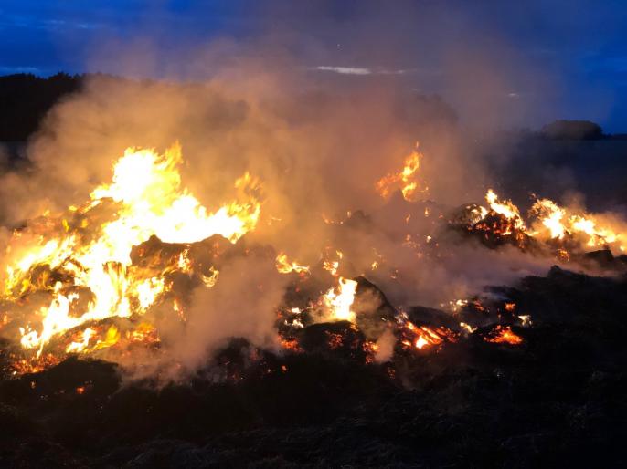 Pożar stogu w Łukomiu