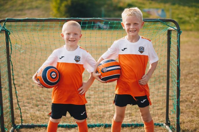 Dołącz do Akademii Piłkarskiej Reissa w lipcu i odbierz piłkę klubu w prezencie