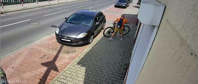 POLICJANCI KPP W TURKU POSZUKUJĄ SPRAWCY KRADZIEŻY ROWERU