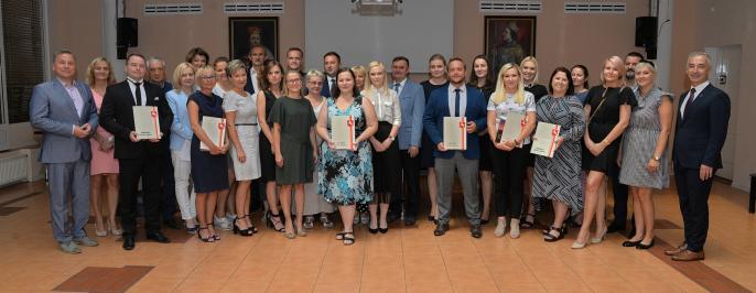 W ratuszu nauczyciele odebrali awanse zawodowe