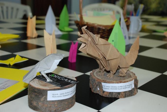 KOSMICZNY PRZYJACIEL, ORIGAMI I POWERMOVES NA DZIECIAKACH W CENTRUM