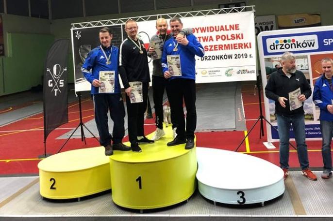 Policjant – szermierz na najwyższym stopniu podium