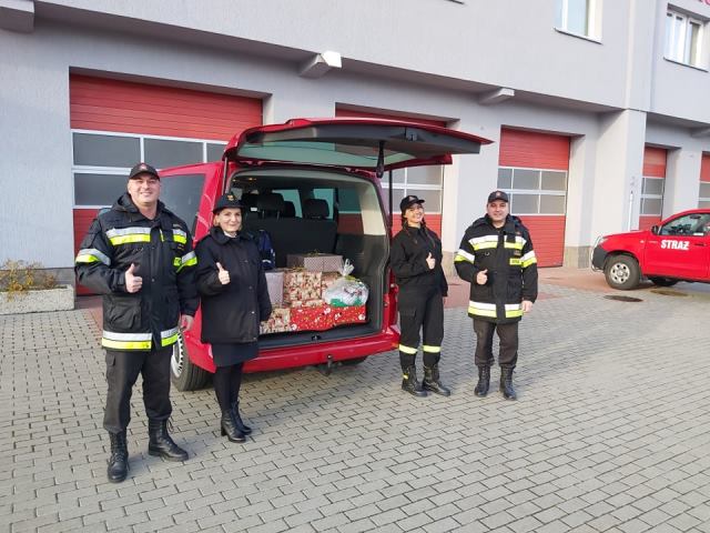 SZLACHETNA PACZKA od konińskich strażaków