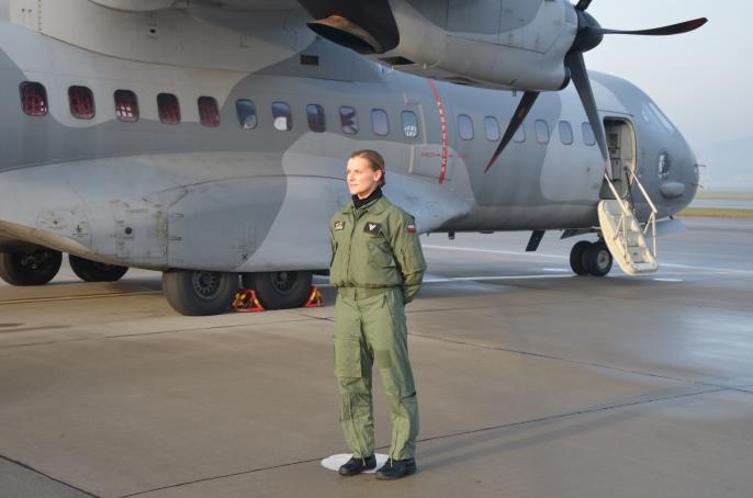 Pierwsza kobieta technikiem pokładowym samolotu CASA C-295M